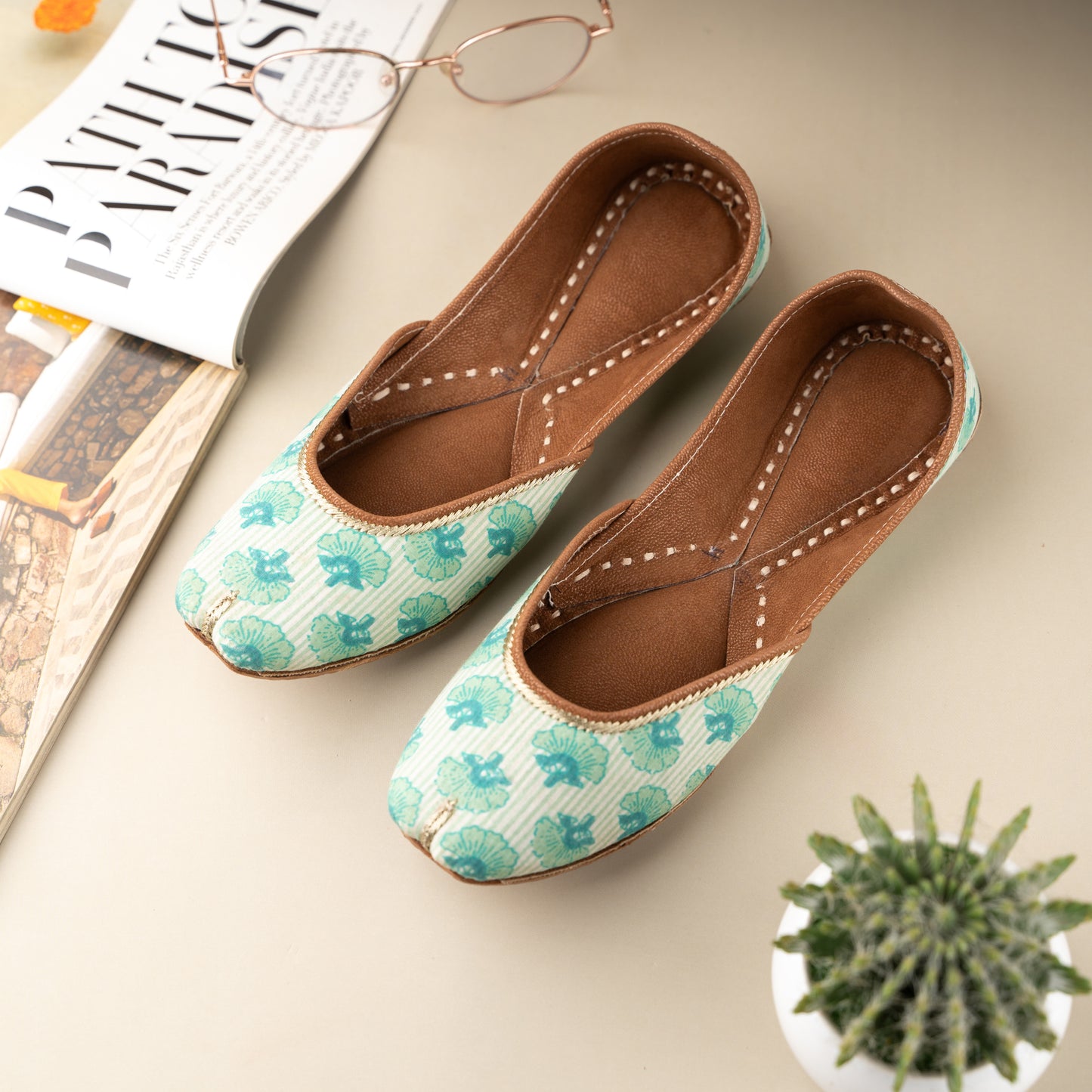 floral design jutti for girls