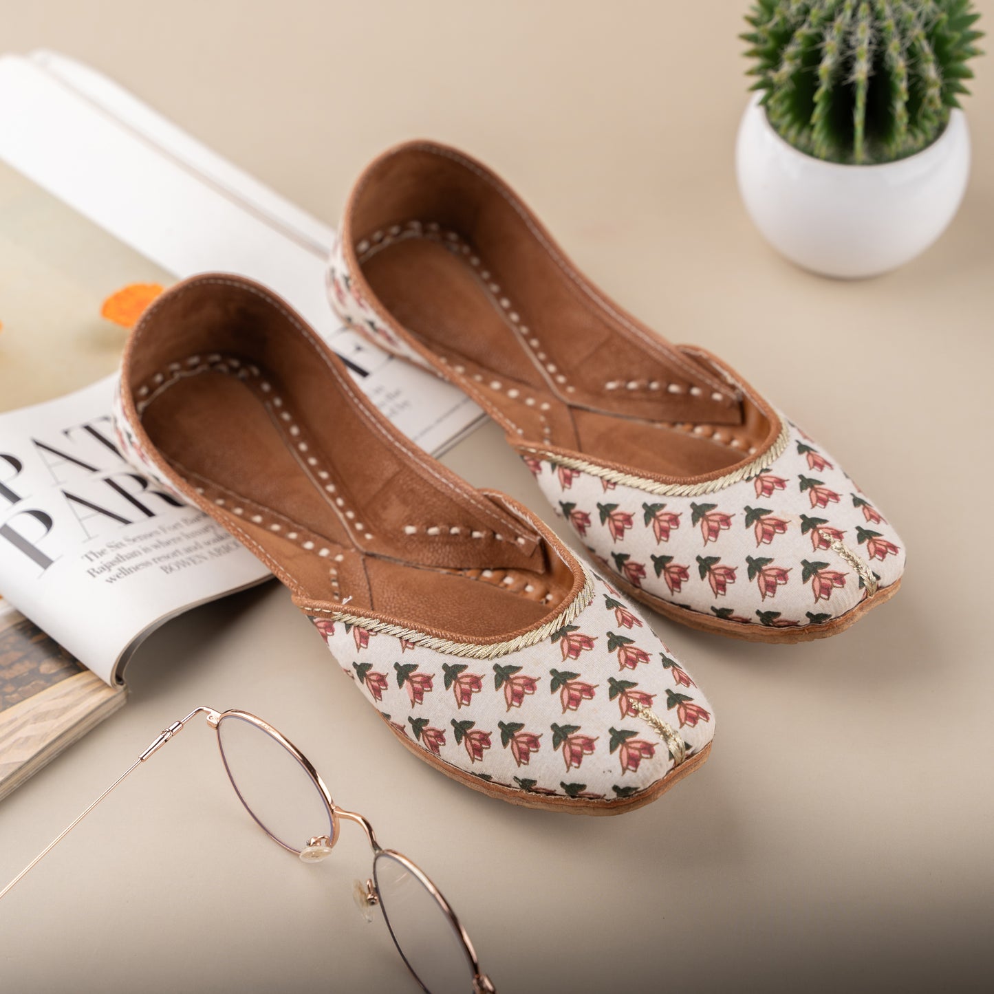 white floral jutti