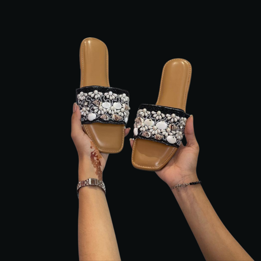 Nut Sea Shell Black Sliders