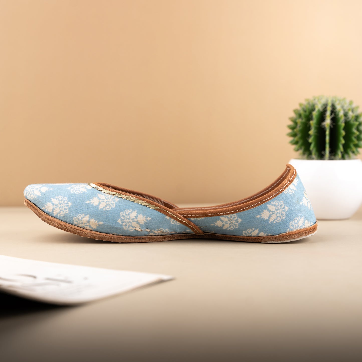 Blue Leaf Printed Jutti