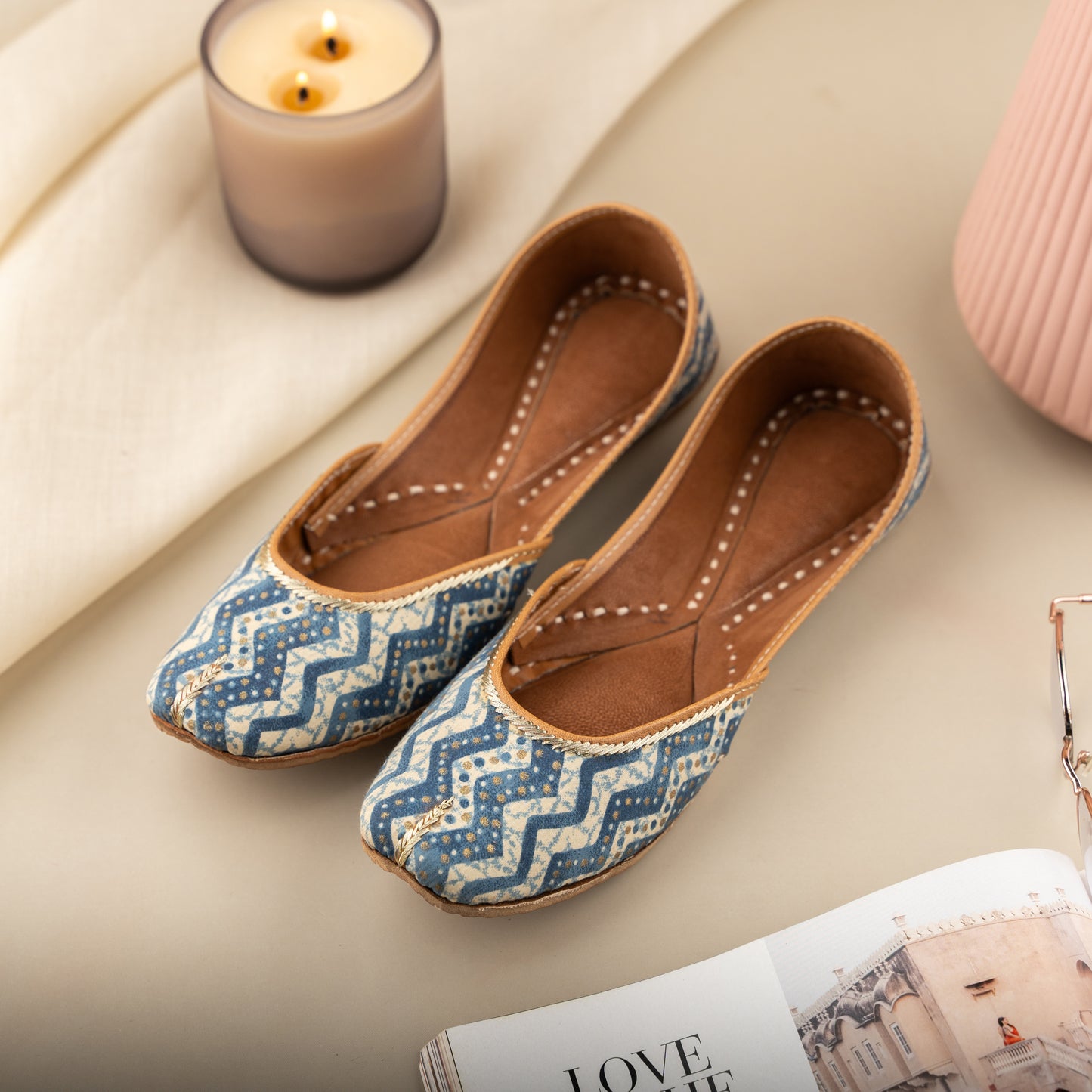 Blue Snake Print Jutti