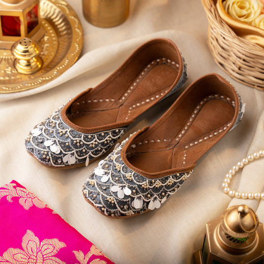 Double cushioned embroidered butterfly juttis for women, handcrafted with intricate threadwork and traditional charm, perfect for weddings, festivals, and everyday ethnic wear