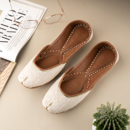 White Floral Craved Jutti