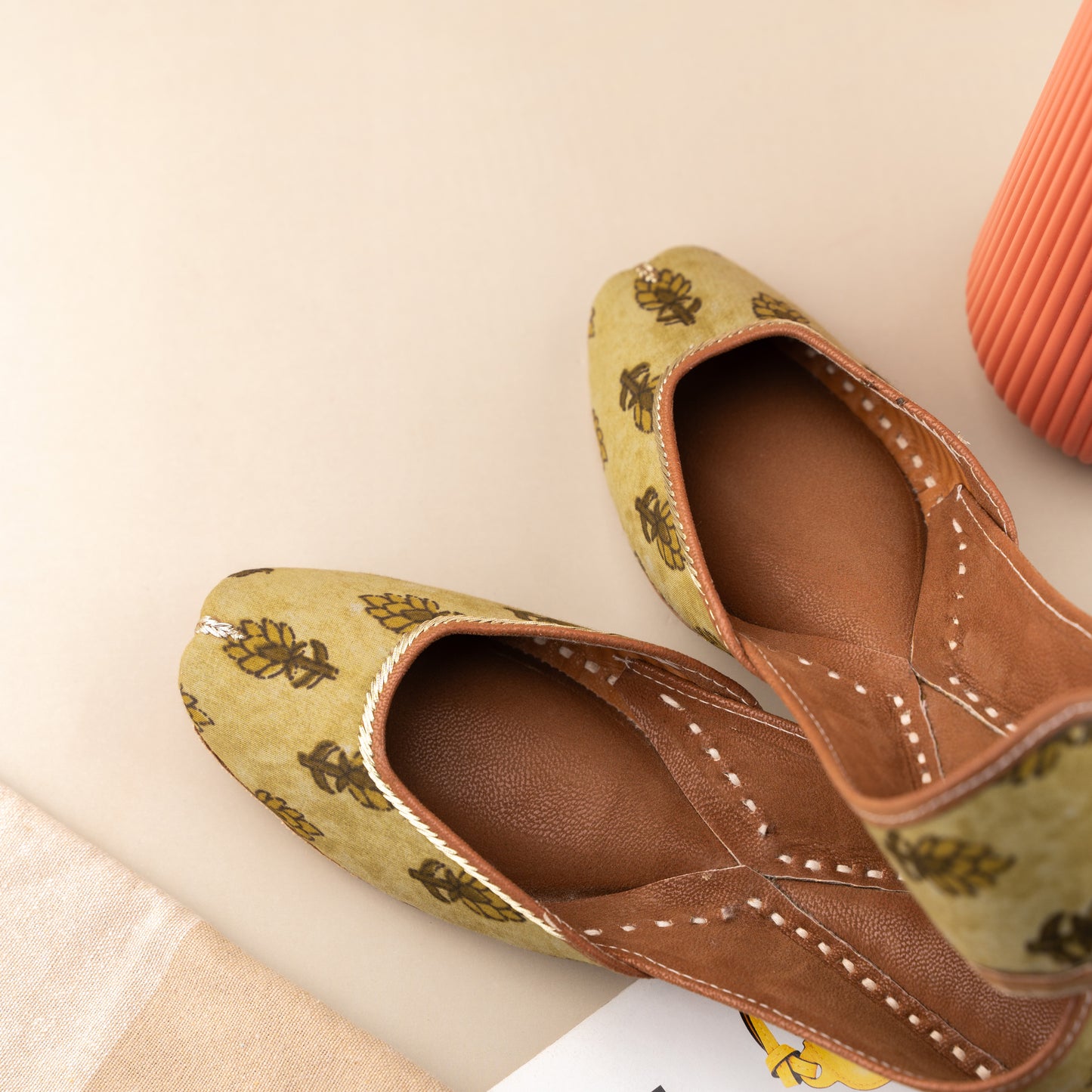 comfortable leather jutti