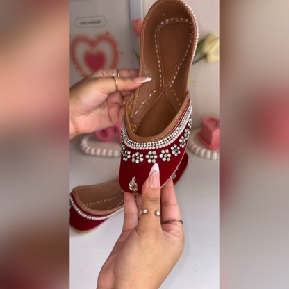 Red Velvet Work Jutti